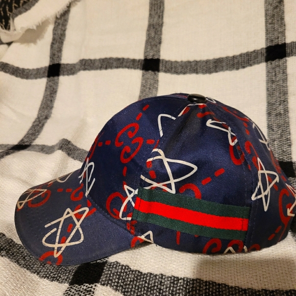 hat - Picture 1 of 3